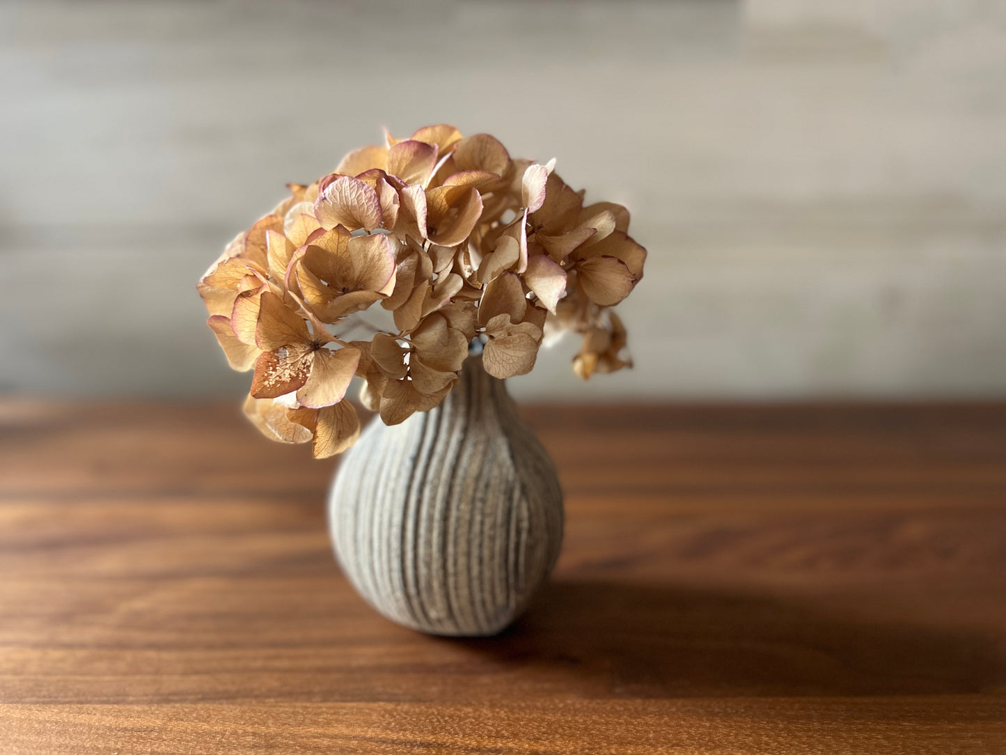 Flower vase / Rakkyo