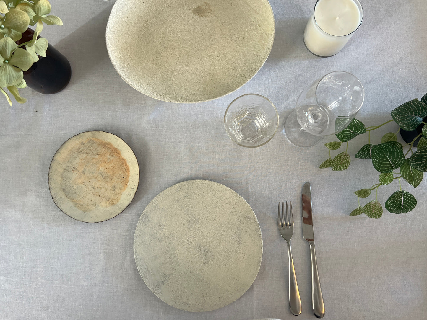 Ash-White Round Plate
